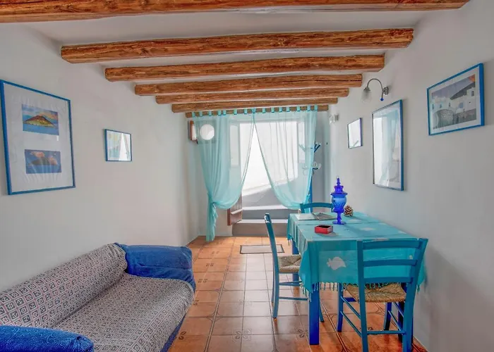 Apartment Strombolicchio